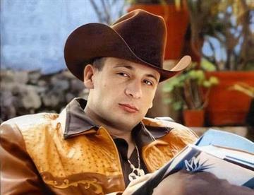 crop w550 h459 valentin elizalde 51992fb9 focus 0.04 0.16 360 276 YpbBdv