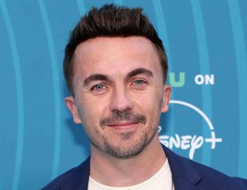 crop w1080 h901 frankie muniz 2026 focus min0.06 0.68 360 276