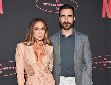 jlo focus 0 0 360 276 A7ErGa